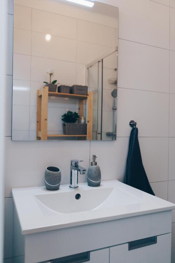 Ferrel Village Home Bagian luar foto